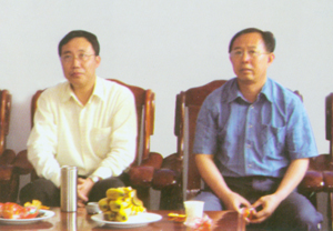 省教育厅职教处王耿升处长（左）来我校指导工作(图1)