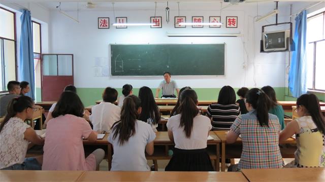 教务科成功组织青年教师教学技能培训(图1)