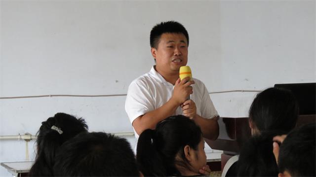 开学第一课——记山西省河东中医少儿推拿学校2016级新生入学教育(图5)