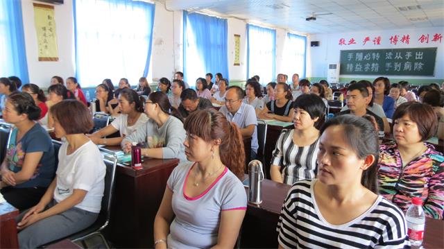 2016年秋季少儿推拿培训班举行开班典礼(图2)