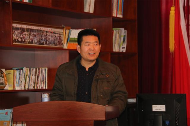 我校郑建军老师赴内蒙讲学(图3) 讲课