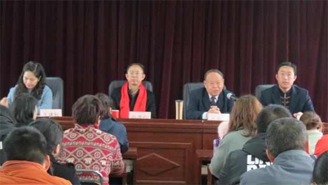 我校举行2017年春季少儿推拿培训班（初级班）开班典礼(图1)