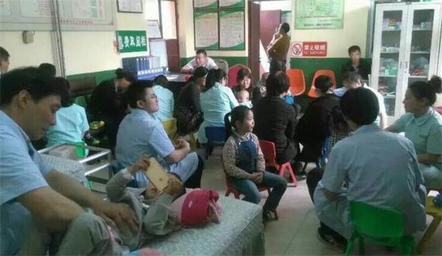 少儿推拿实习现场