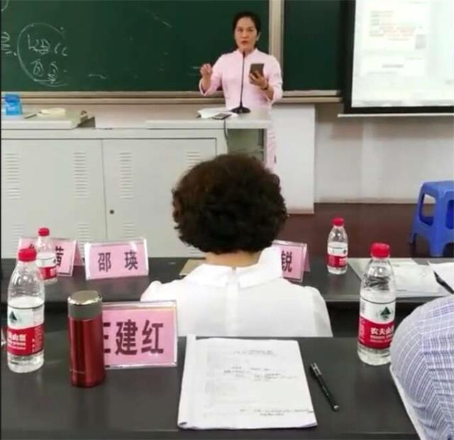 王建红校长参加小儿常见病症病机讨论会