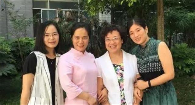 王建红校长参加成都小儿常见病症病机讨论会