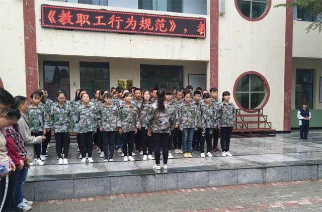 我校举行“践行公约，做文明中职生”诵读活动(图4)
