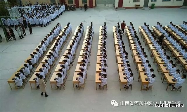 加强手法技艺训练 增强少儿推拿技能——记我校学生少儿推拿手法训练课(图1)