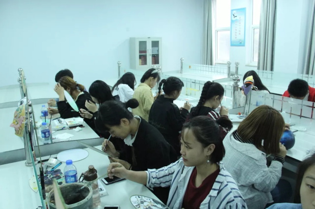 我市第四届职业教育活动周启动(图8)