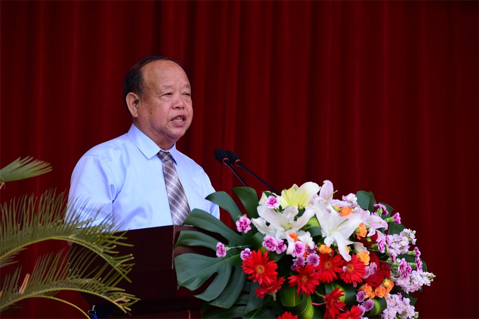 名誉校长吕应安致辞