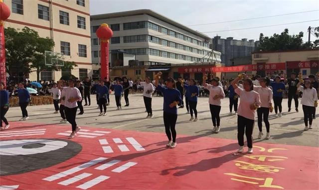   小儿推拿学校舞蹈大赛15