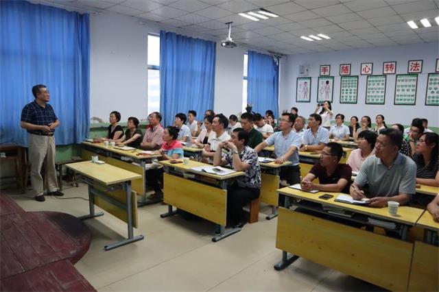 深圳市儿科专家朱锦善教授应邀来我校讲学(图6)
