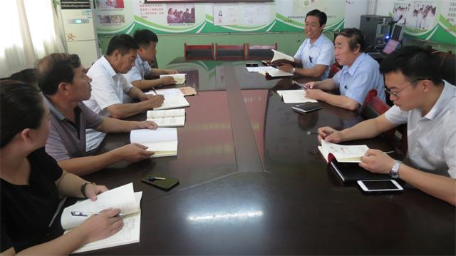 贺磊带领大家学习了市委书记刘志宏的重要讲话