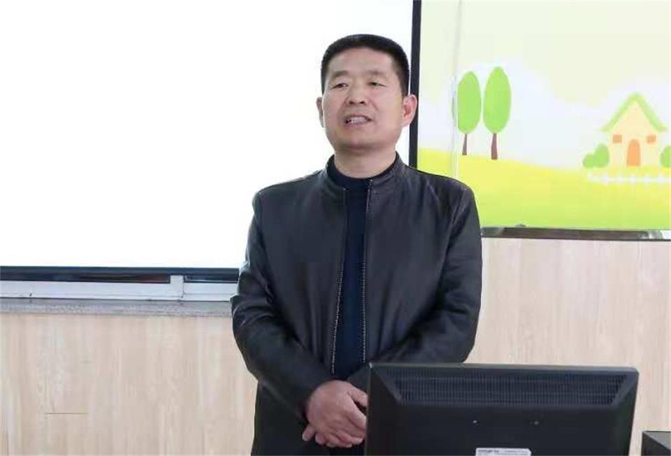 河东少儿推拿花开塞北——我校在大同同煤集团总医院开设少儿推拿技术培训班(图3) 山西省河东中医少儿推拿学校郑建军老师介绍