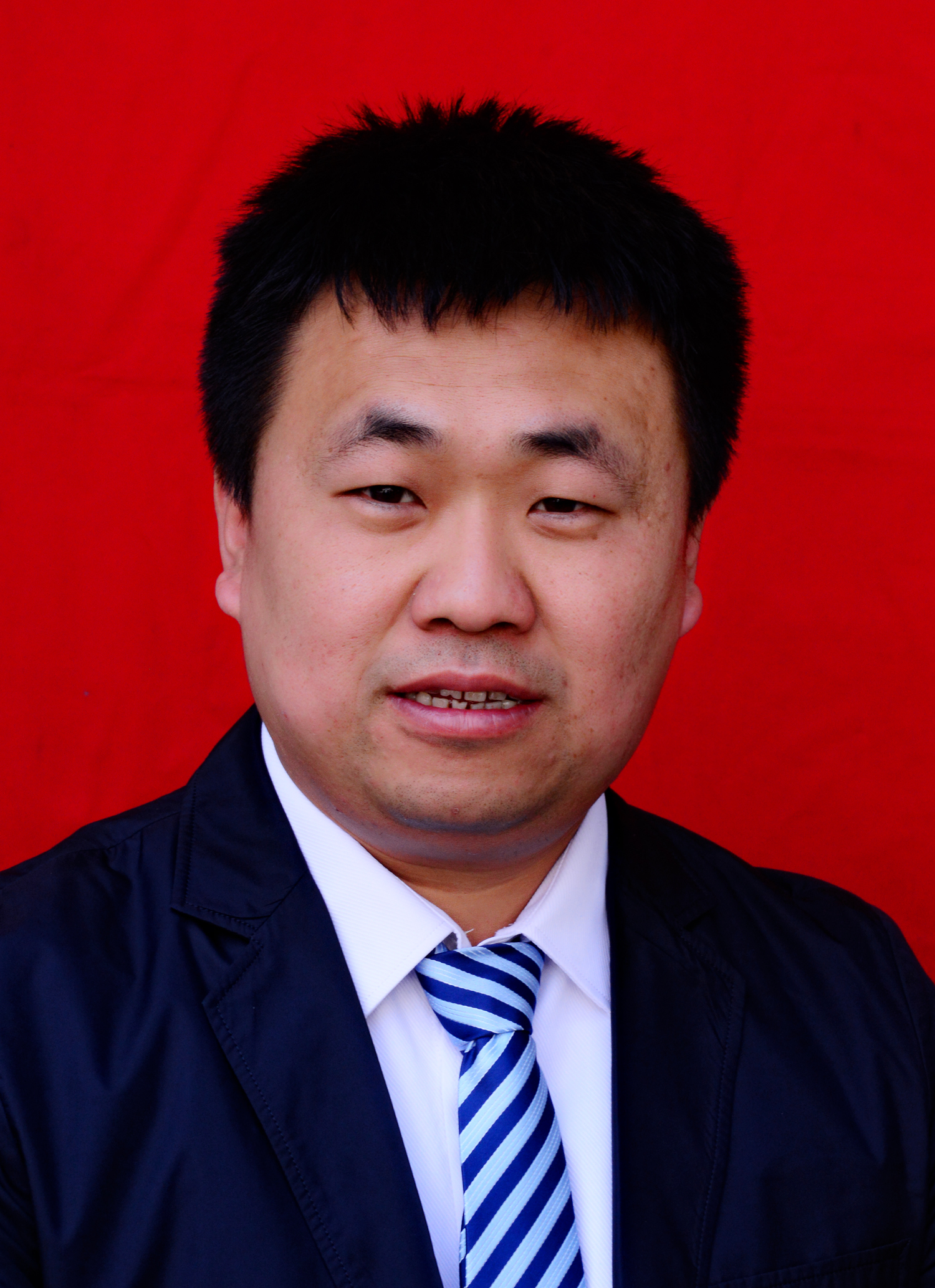 李晓斌(图1)