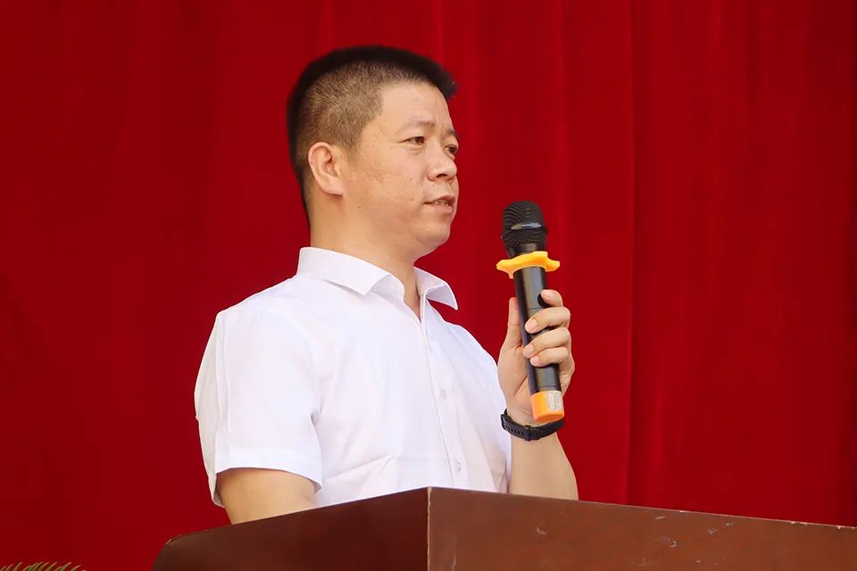 优秀毕业生‖我校举行优秀毕业生“十杆旗、十大标兵、百名优秀学子及拟提名优秀学子”荣誉获得者颁奖典礼(图2)