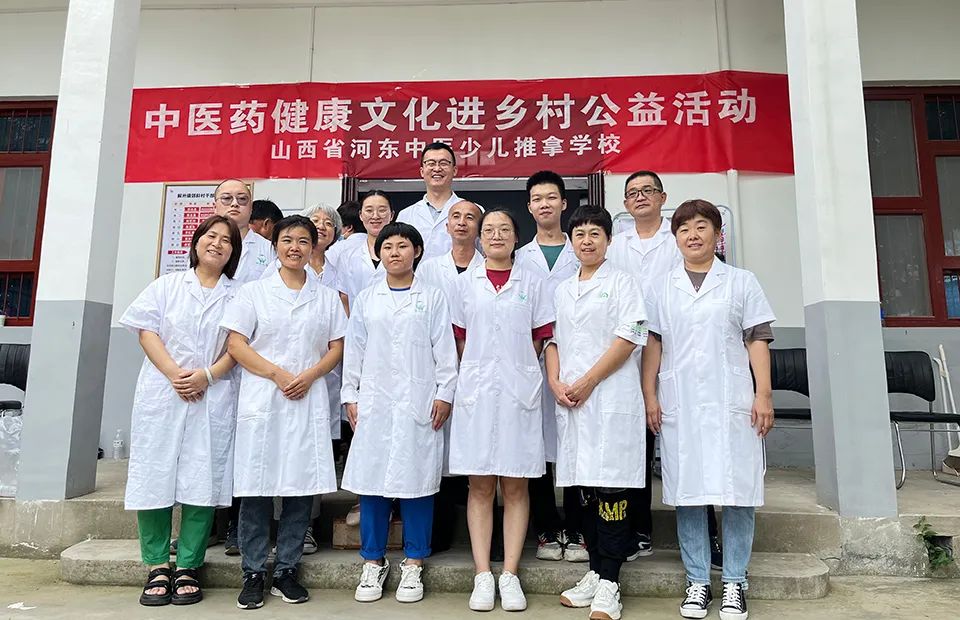 敬佑生命 恪守医德——我校附属医院举办第五届医师节座谈会暨下乡义诊活动(图2)