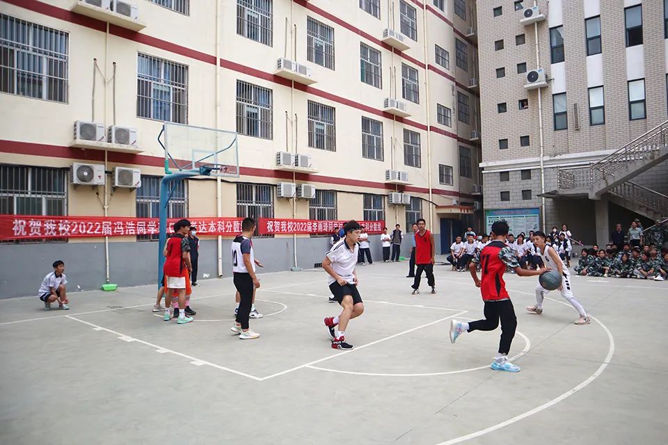 以篮球之名，赴青春之约——我校举办师生篮球友谊赛(图2)