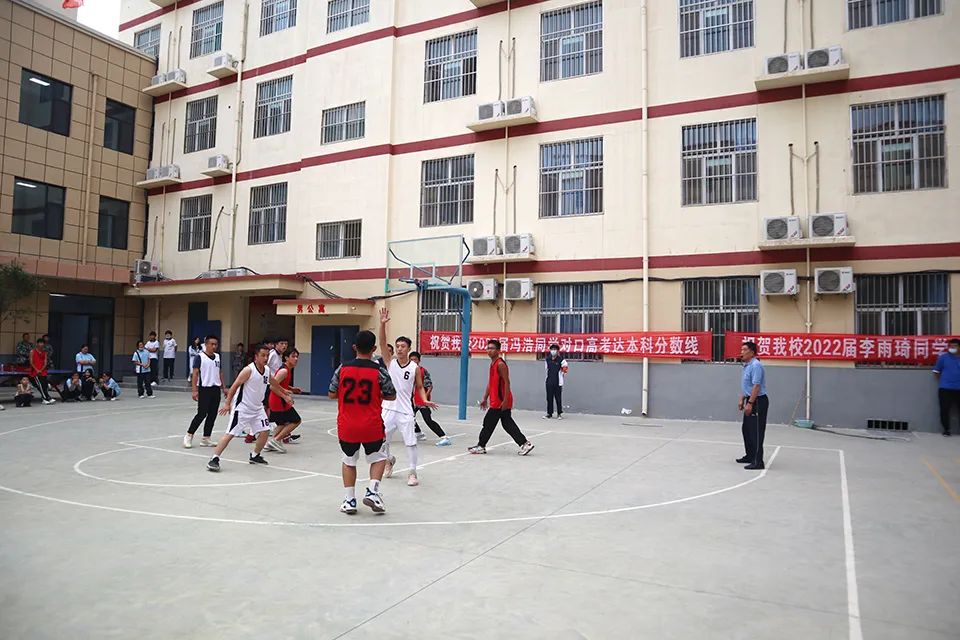 以篮球之名，赴青春之约——我校举办师生篮球友谊赛(图6)
